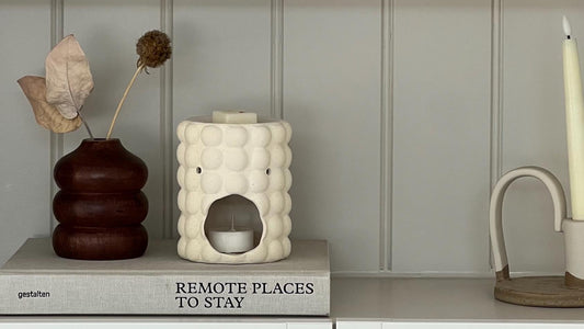 BOTANICAL Melt Gift Set - Soy Wax Melts and Ceramic Burner